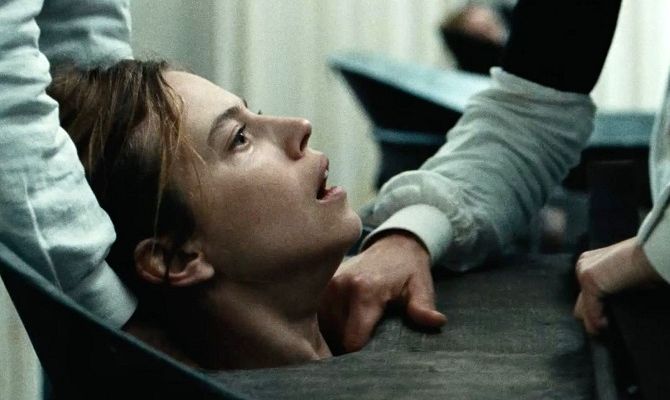 Бал божевільних жінок